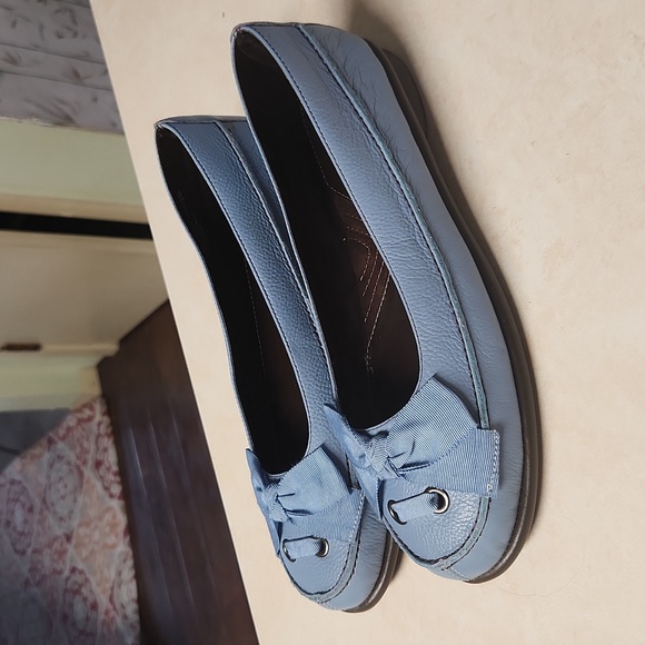 NEW Aerosoles What's What "Mating Game" Blue Leather Flat Grosgrain Bow at Vamp - Picture 2 of 11